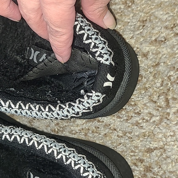 Hurley Slip On Shoes - Picture 3 of 5